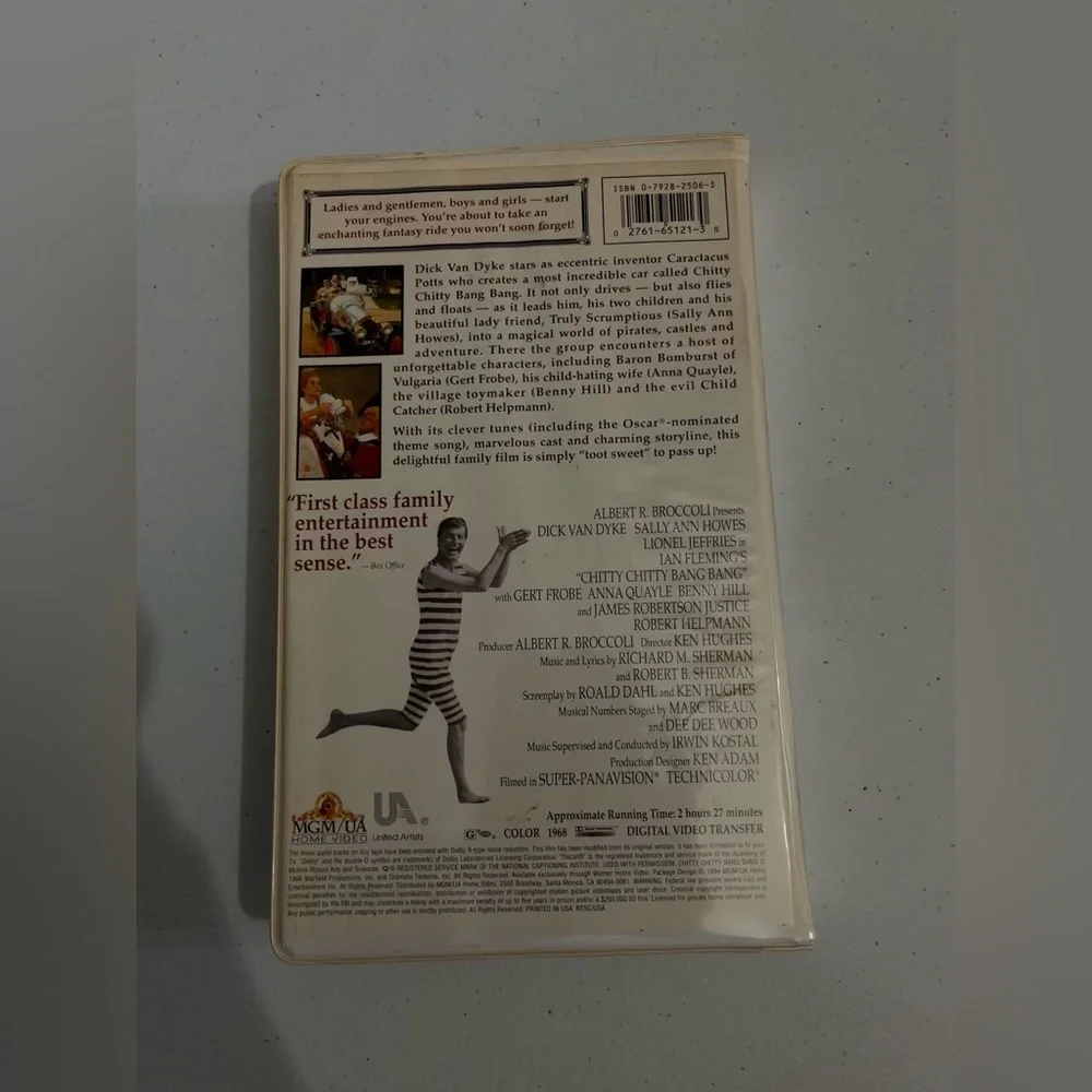 💙 Chitty Chitty Bang Bang VHS Movie